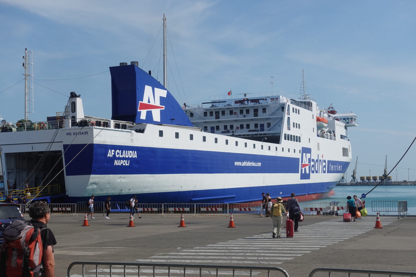 Rückreise: Einchecken auf die Fähre von Durrës nach Ancona