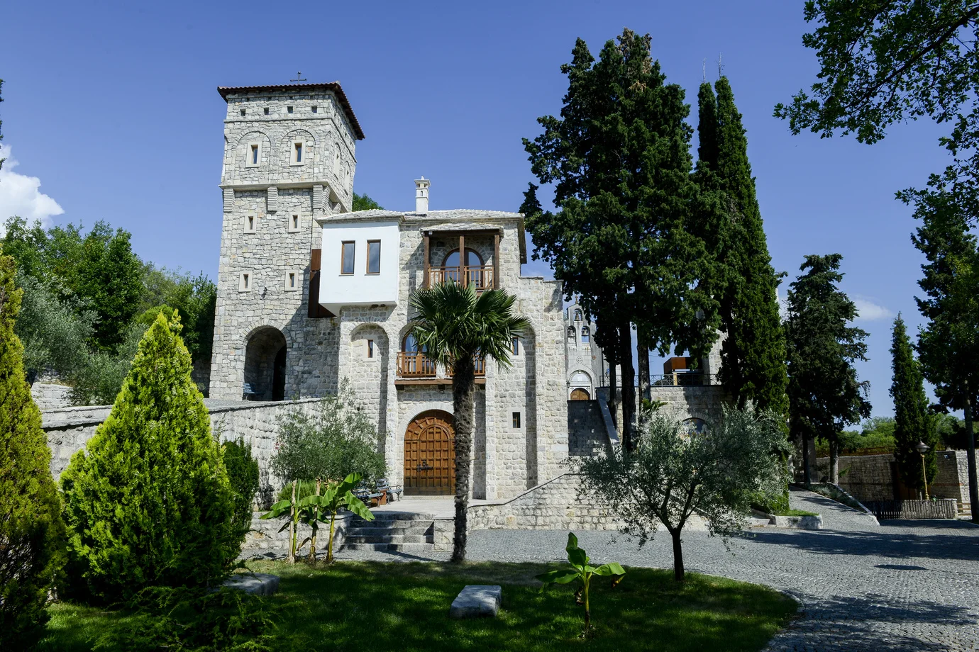  Tvrdoš Kloster als Teil der Herzegowinischen Weinstrasse